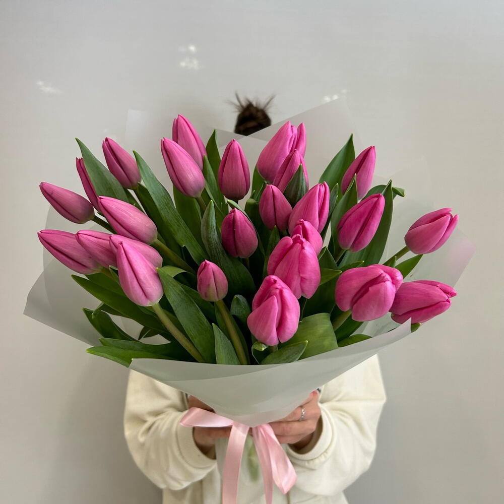Розовые тюльпаны — свежие цветы с доставкой