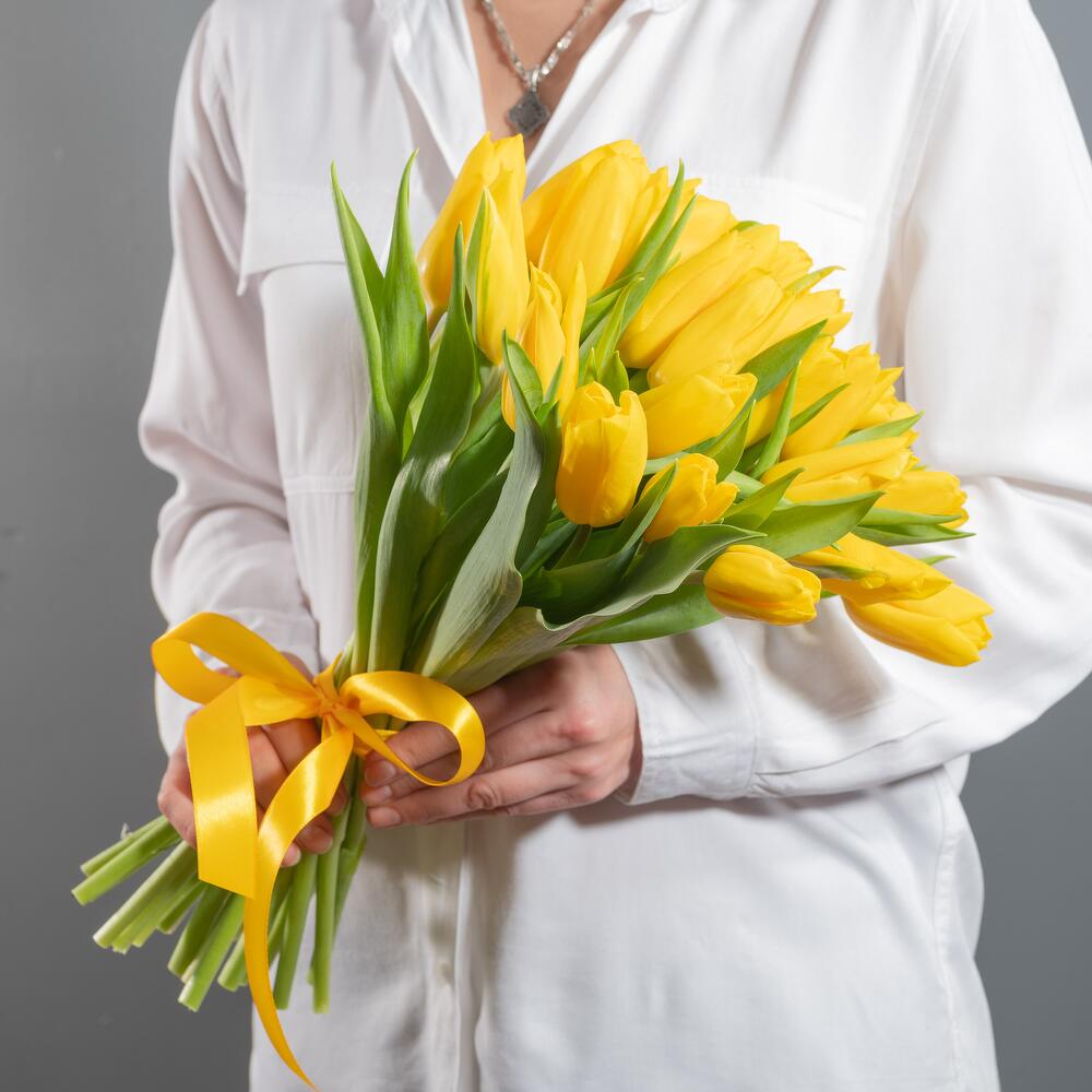 Желтые тюльпаны — вид 2