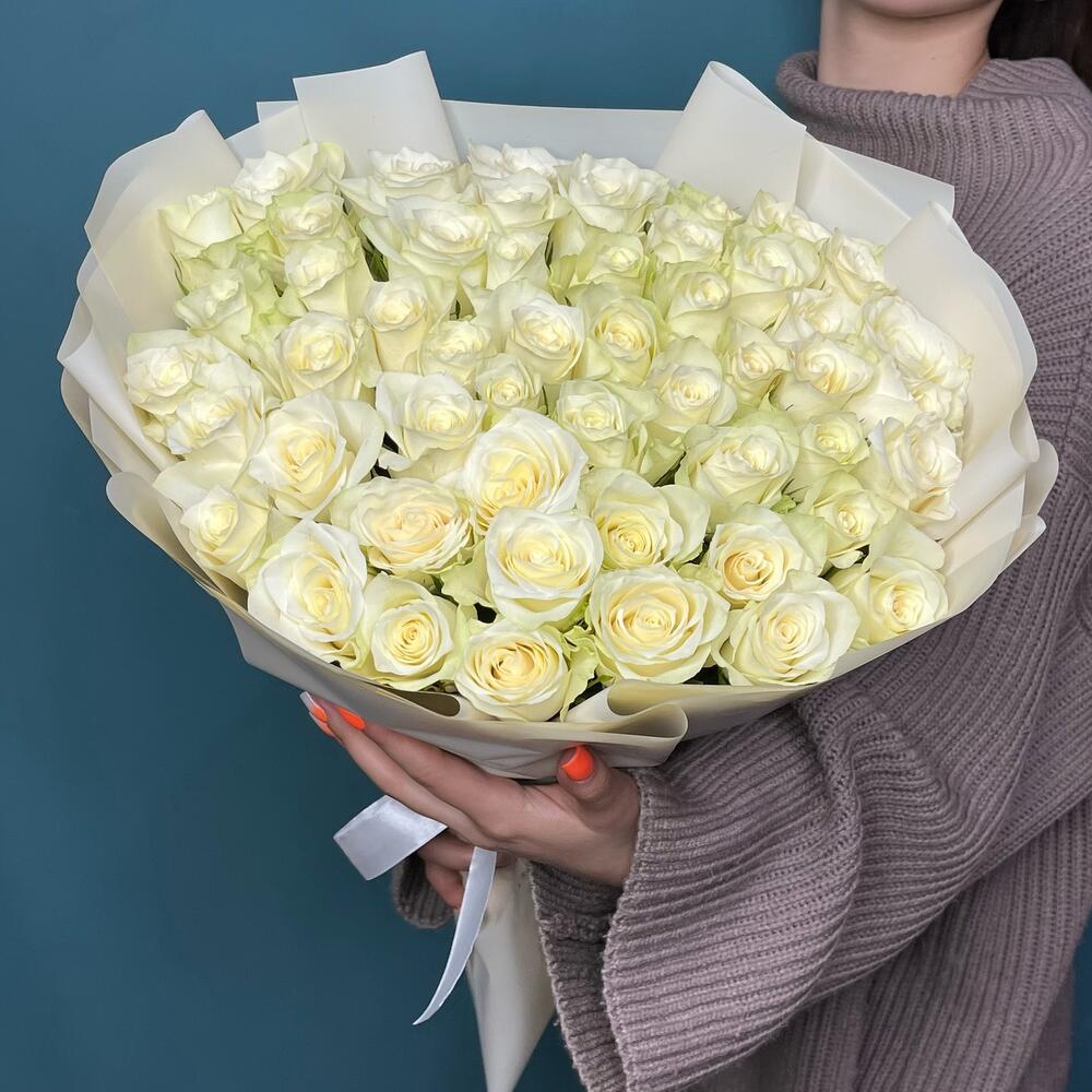 Поле роз — свежие цветы с доставкой